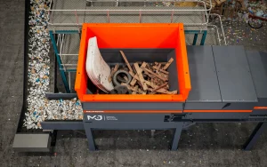 Pré-broyeur stationnaire M&J Recycling P4000E E-DRIVE 320HS-HD