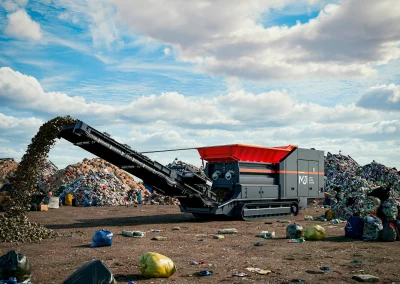 Broyeur mobile M&J Recycling MJ 3000M sur chenilles